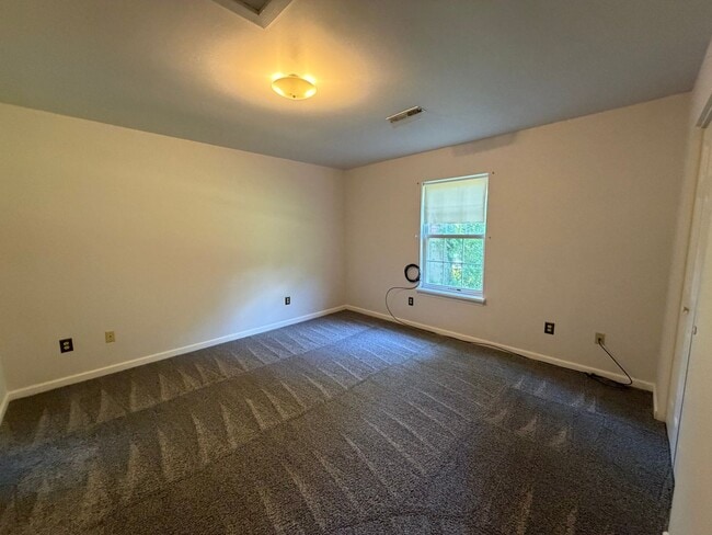 Building Photo - 137 Snapdragon Rd