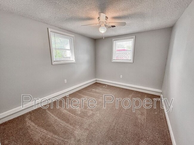 Building Photo - 5640 N Winchester Ave