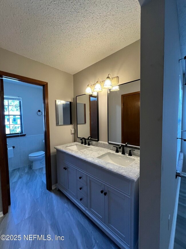 Building Photo - 4022 Laurelwood Dr