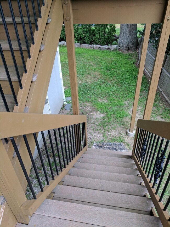 Building Photo - 417 Greenlodge St