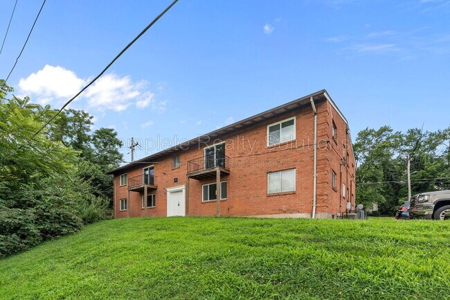 Building Photo - 2551 Mary Ave
