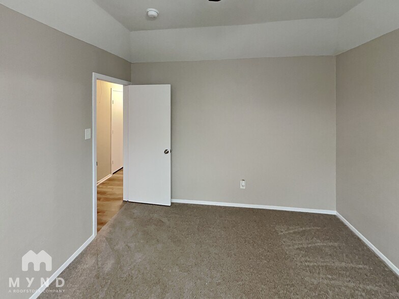 Building Photo - 105 Ripplewood Dr