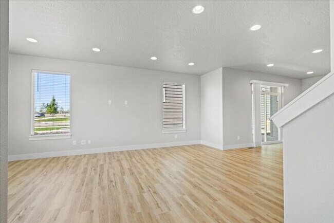 Building Photo - Perfectly designed 5-bedroom, 3-bath single family home