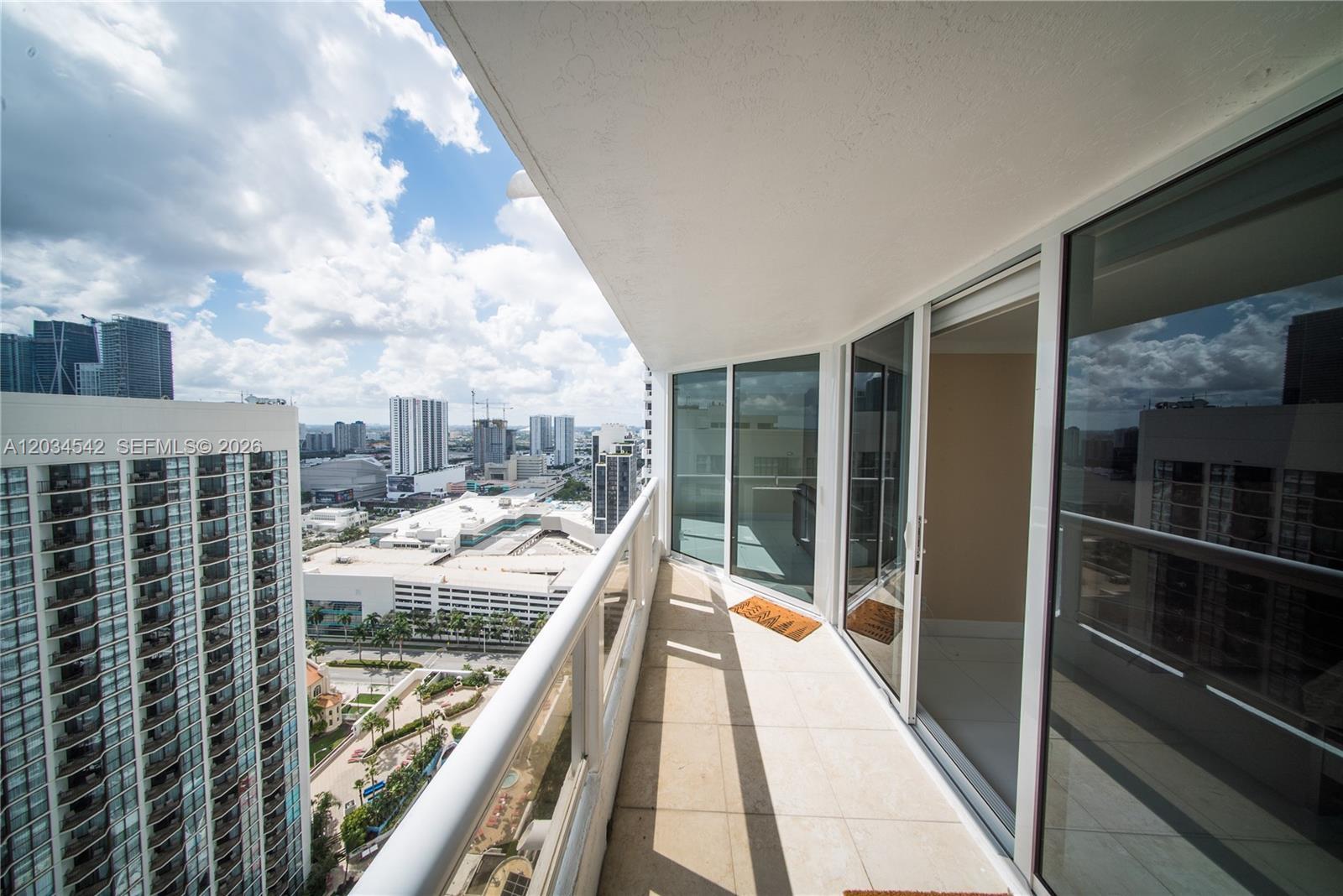 Building Photo - 1717 N Bayshore Dr