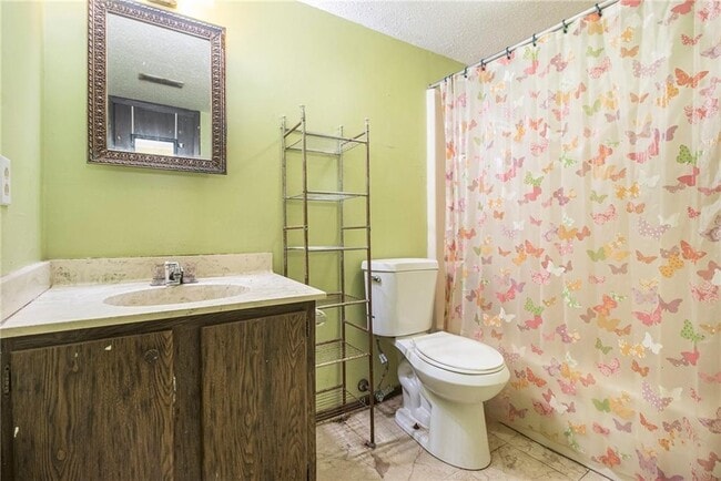 Building Photo - 112 Camelot Dr