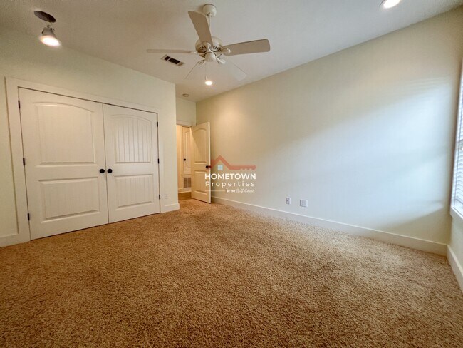 Building Photo - Beautiful 3-Bed Home with Outdoor Kitchen ...