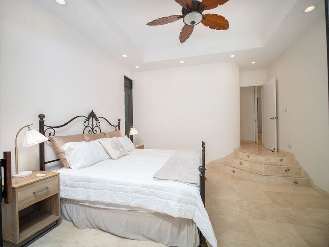 Building Photo - Beautiful Furnished, 2 Bed, 3 Bath, Gated ...