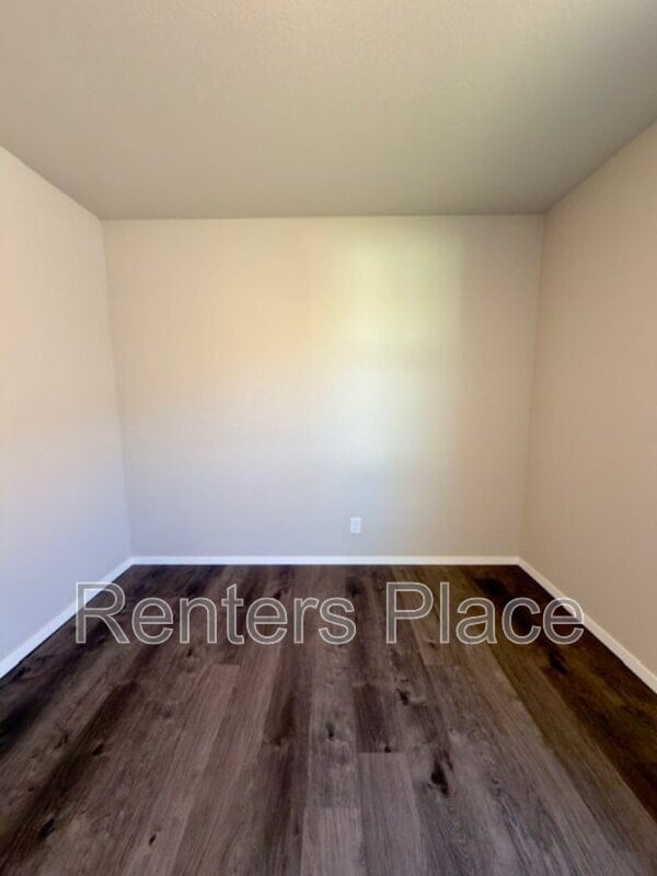 Building Photo - 1008 W Lawton Rd