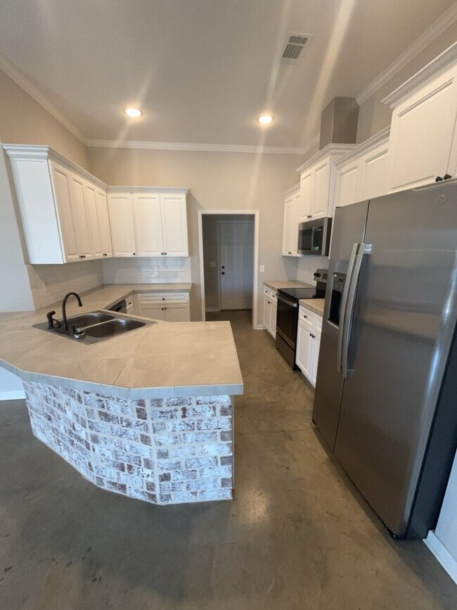 Building Photo - 1502 Arcadia Ln