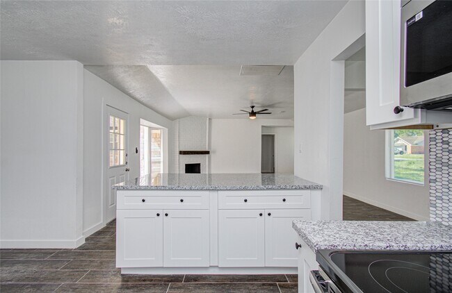 Building Photo - 2540 River Ridge