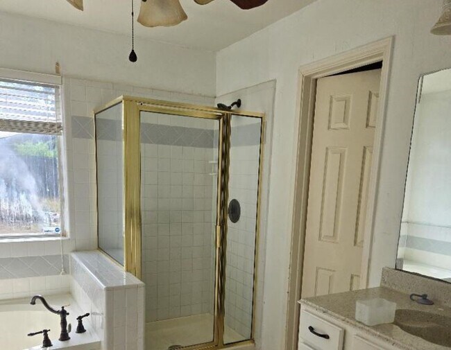 Building Photo - 19711 Dusty Creek Dr