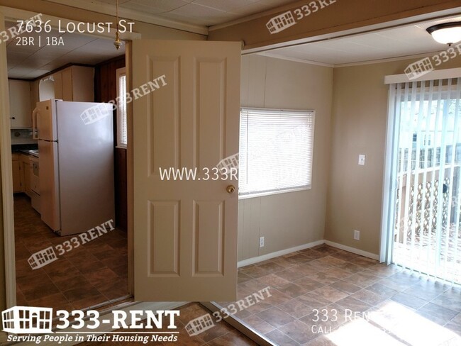 Building Photo - Location and convenience at your charming ...