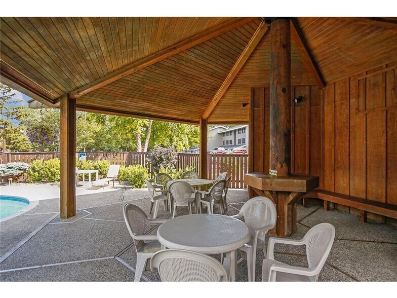 Building Photo - 14431 Fairway Dr