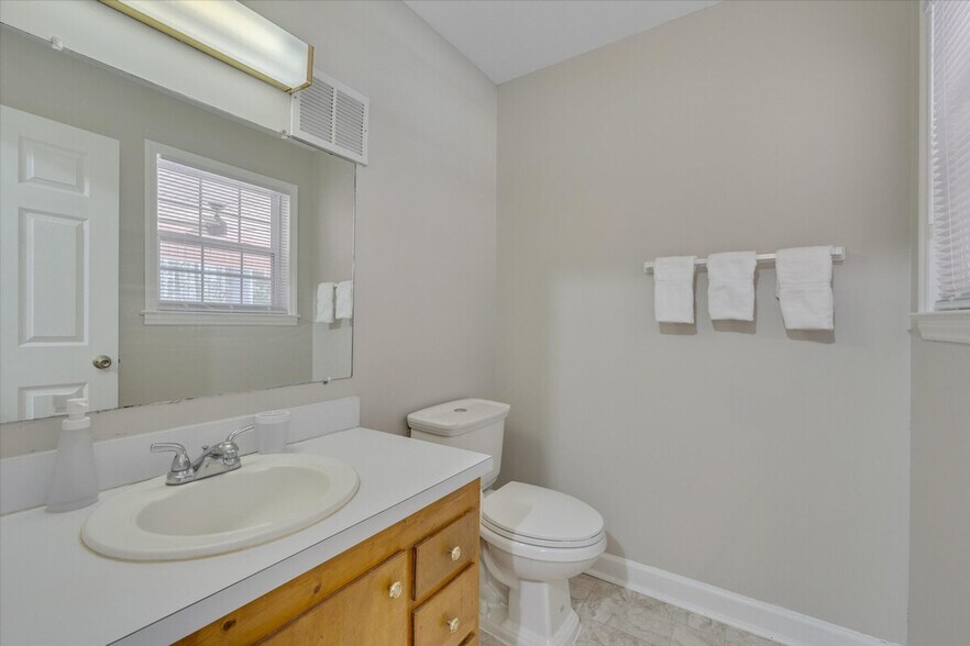 Building Photo - 4219 Neal Rd