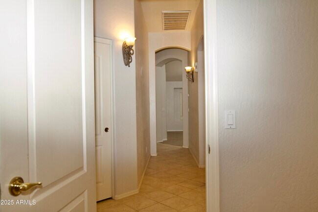 Building Photo - 18623 N 20th Way