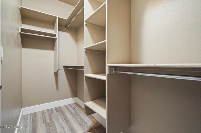 Building Photo - 13538 Lawkland St