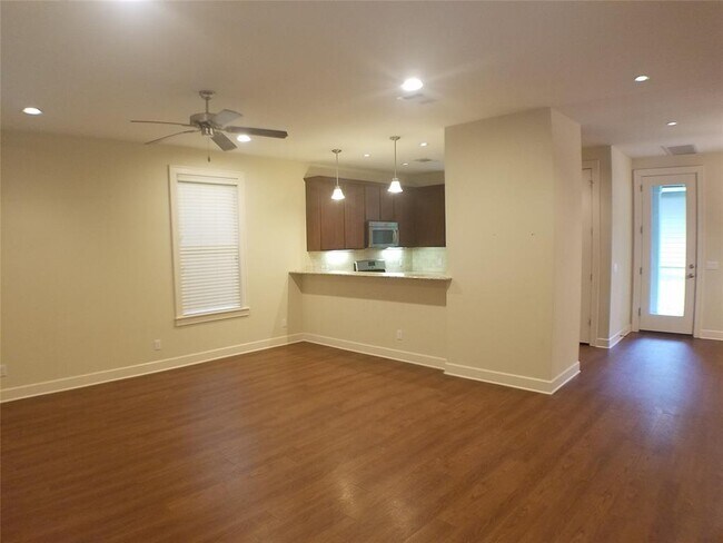 Building Photo - 5408 Evans Ave