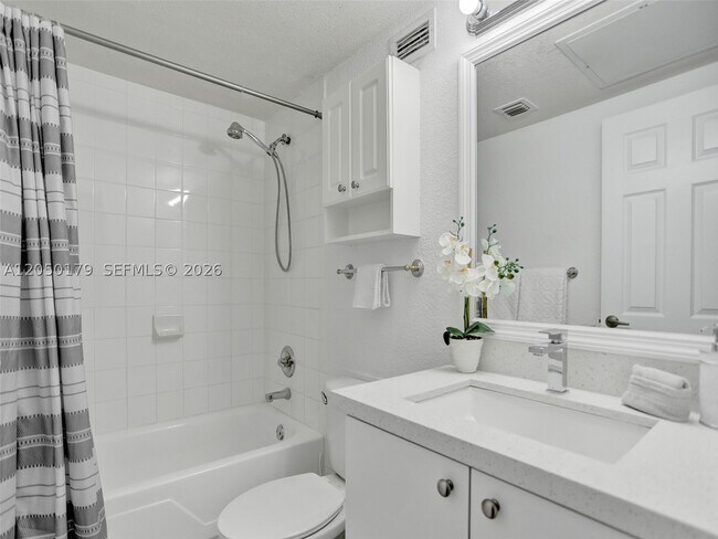 Building Photo - 2501 S Ocean Dr