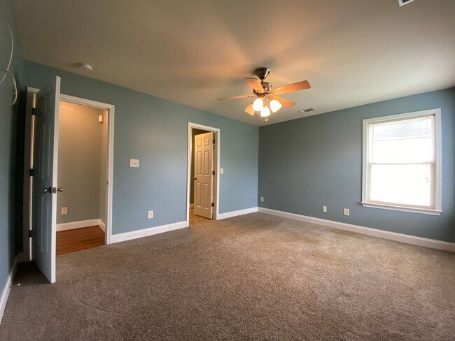 Building Photo - Home for Rent in Woodstock! View with 48 H...