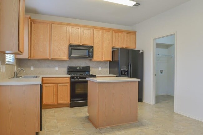 Building Photo - 520 Fort Thomas Pl