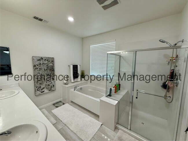 Building Photo - Gorgeous 5 Bed/3 Bath Rio Bravo Home w/ RBP & Security Deposit Alternative Option