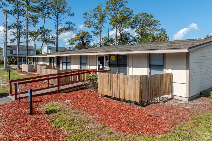 Primary Photo - Driftwood