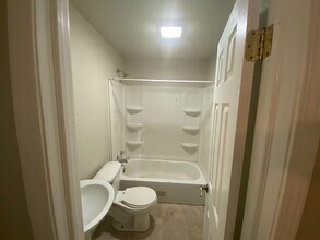 Building Photo - 326 N Philadelphia Ave