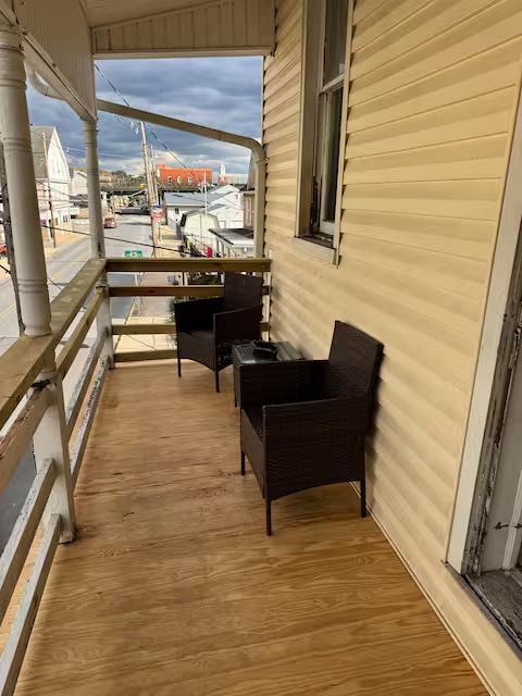 Building Photo - 302 W Potomac St