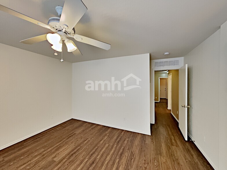 Building Photo - 5882 S 237th Ln
