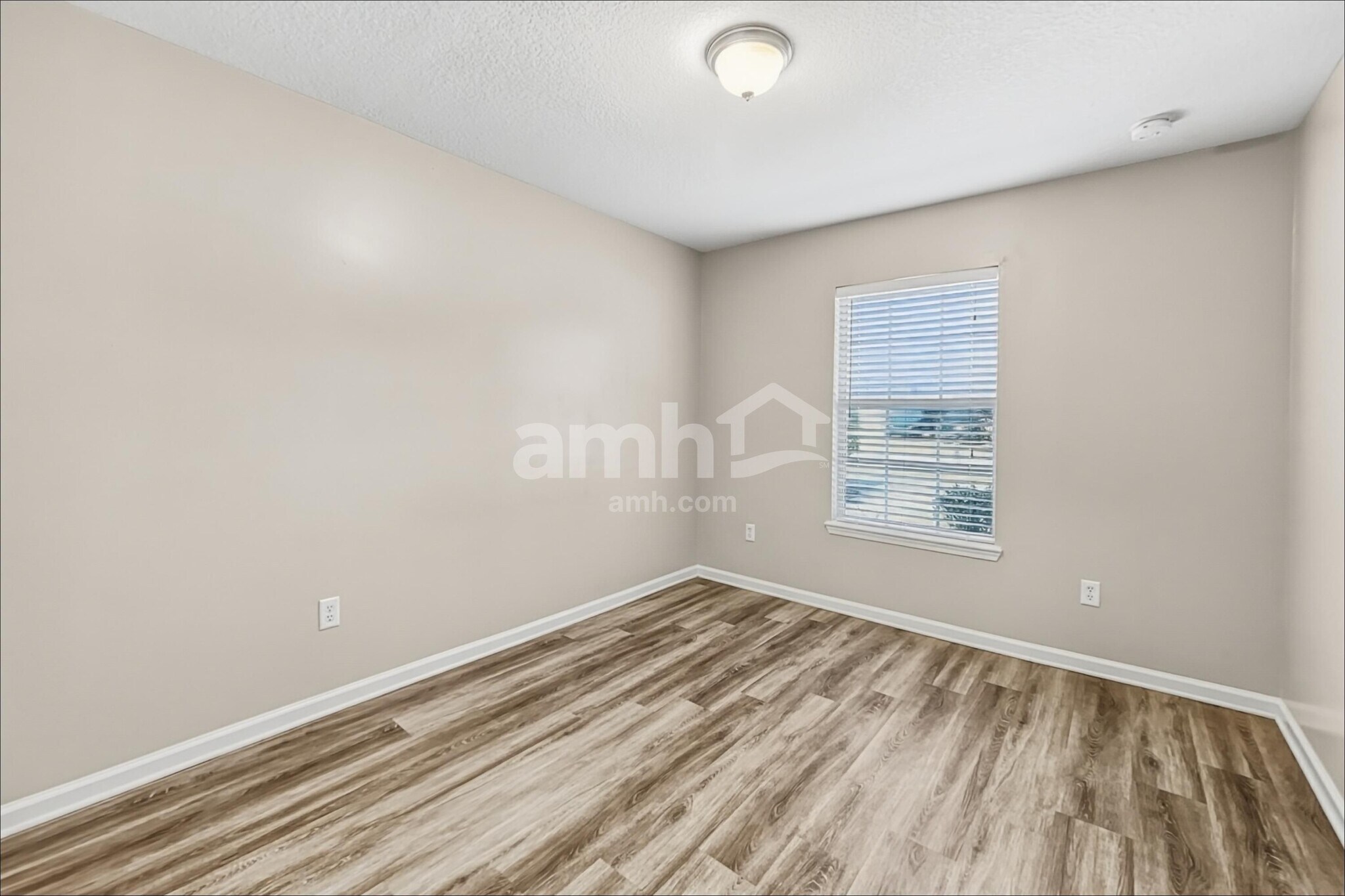 Building Photo - 3201 Ginny Lake Dr