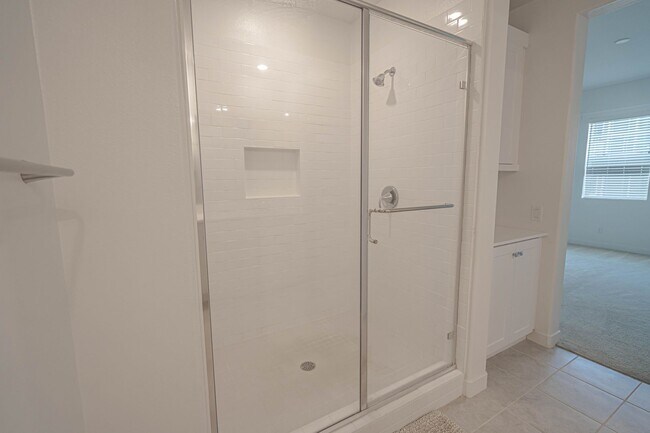 Building Photo - COMING SOON! 3-Bedroom Condo with Solar Pa...