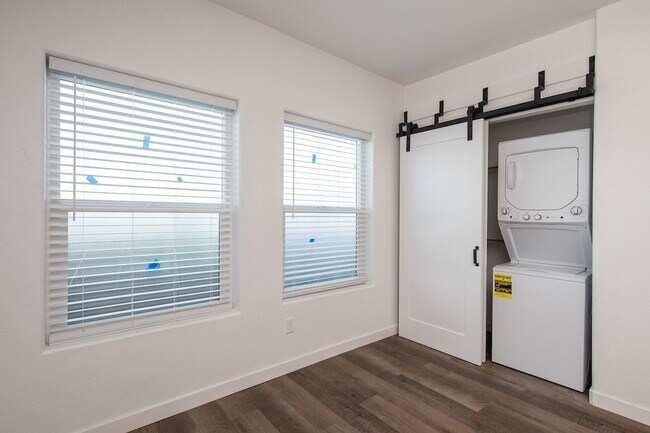Interior Photo - Barracuda Apartments