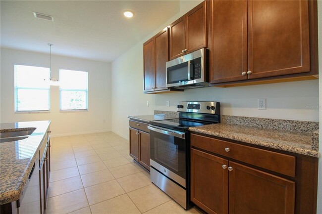 Building Photo - 6524 Great Bear Dr