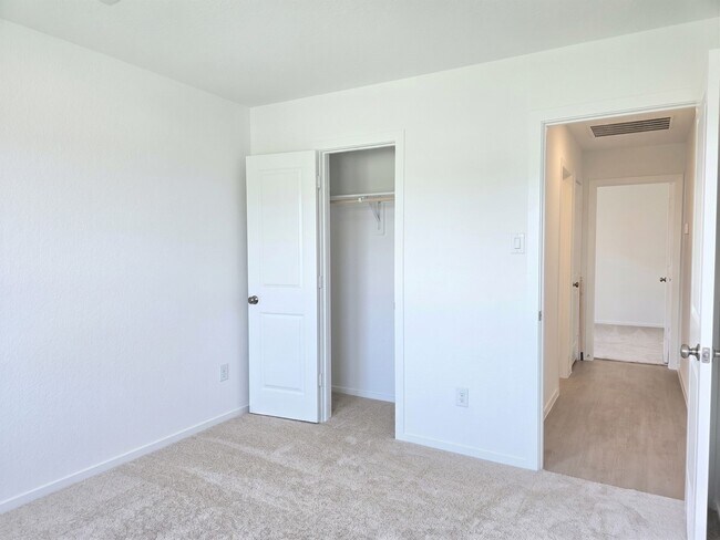 Building Photo - 26818 Zebra Grass Dr