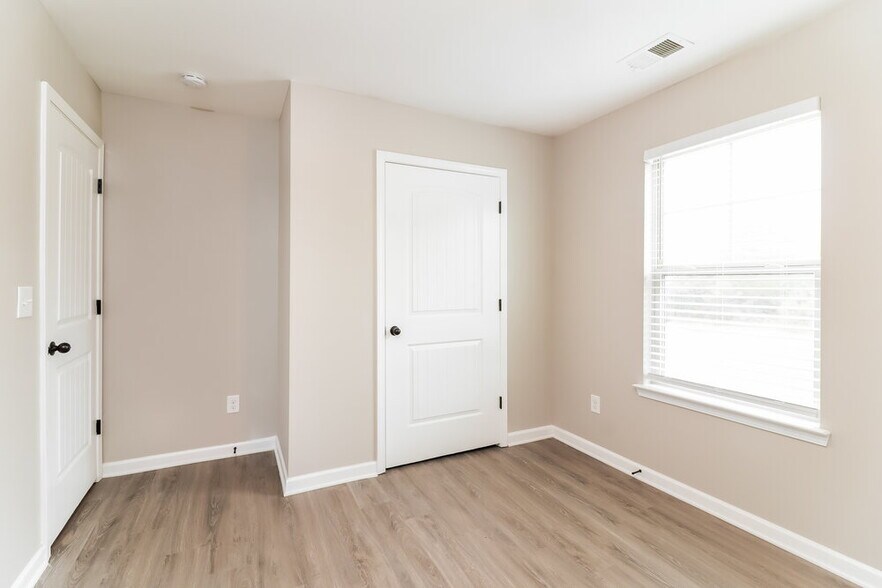 Building Photo - 613 Beaujolais Ct