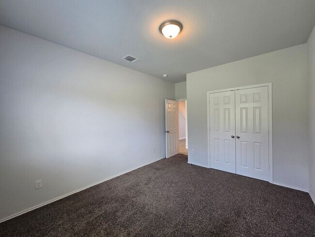 Building Photo - PRICE REDUCTION - AVAILABLE NOW!