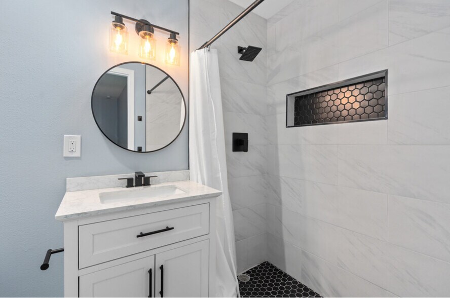 Building Photo - 3806 Groome Dr