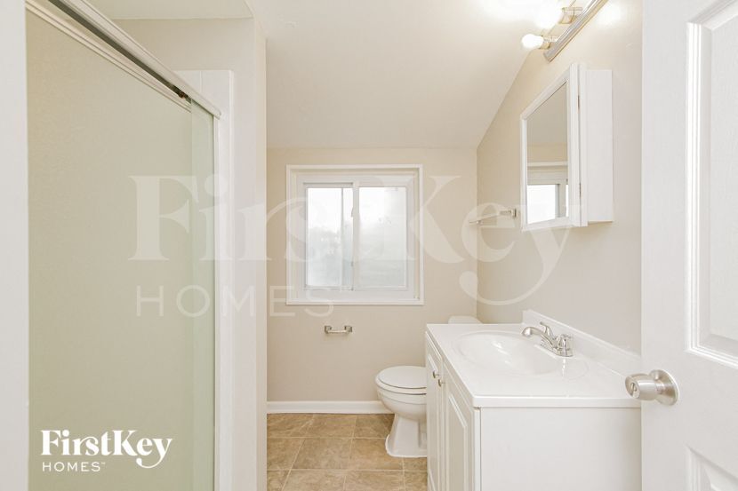 Building Photo - 171 Craig Dr W