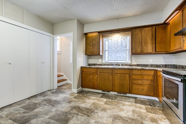 Building Photo - 3100 N 35th St