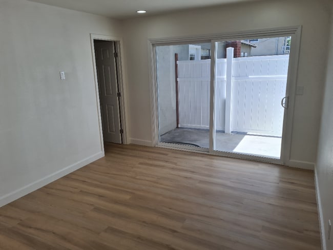 Building Photo - 1028 Farel Ave