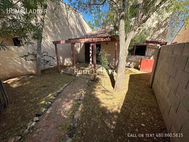 Building Photo - 2145 E Sanos Dr