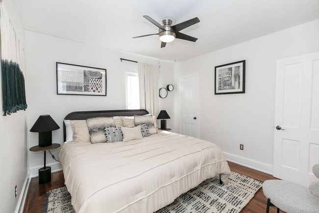 Building Photo - 936 East Lake Dr