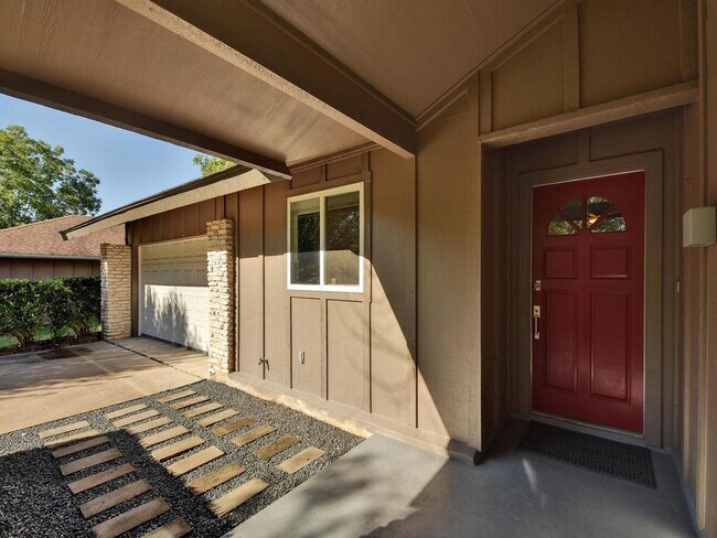 Building Photo - 5320 Presidio Rd
