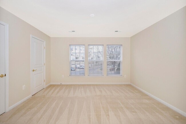 Building Photo - Desirable Two Level Condo For Lease - Not Pet Friendly