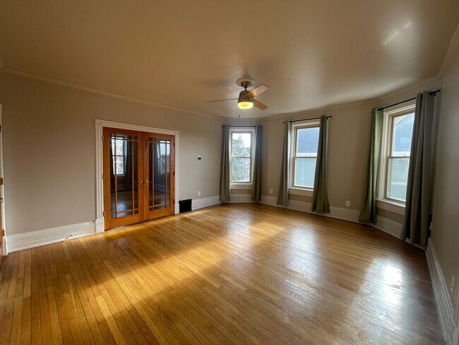 Building Photo - 2035-2037 N Buffum St