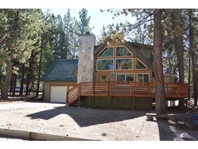 Building Photo - 3 Bed, 2 Bath with Garage - Beautiful Montgomery Estates Chalet off Pioneer Trail