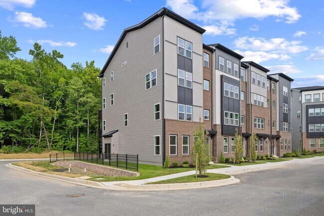 Building Photo - 9942 -A Count Fleet Cres