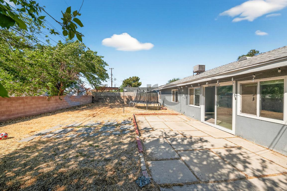 Building Photo - 45463 Foxton Ave