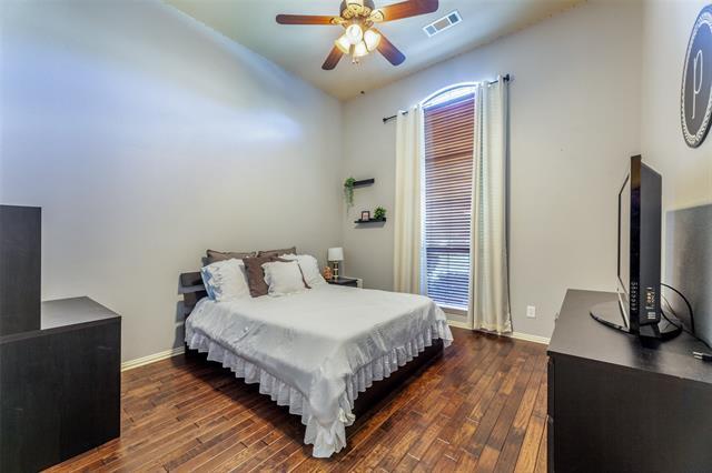 Building Photo - 920 Fannin Dr