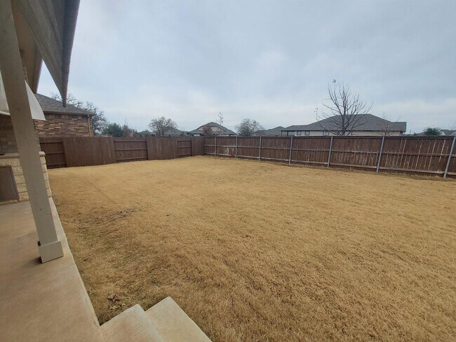 Building Photo - 401 Verbena Dr